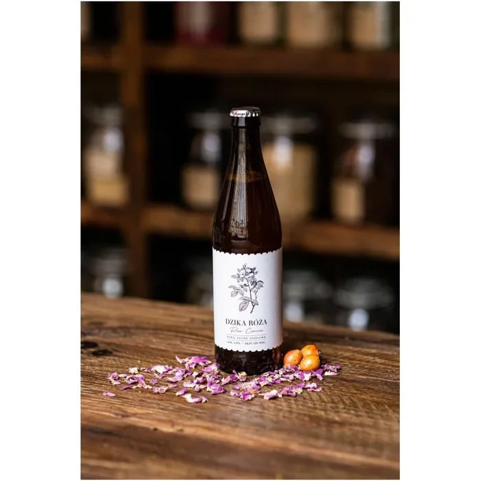 OLD SCHOOL WILD ROSE BIER HELLES KRÄUTER Weizenbier