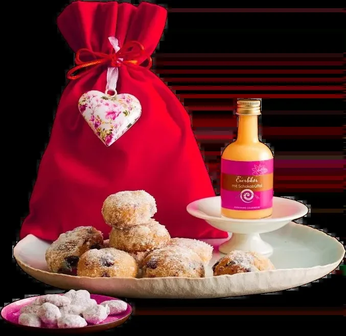Velvet bag gift bag with heart pendant (1x roasted vanilla almonds + 1x cranberry butter confectionery + 1x egg liqueur)